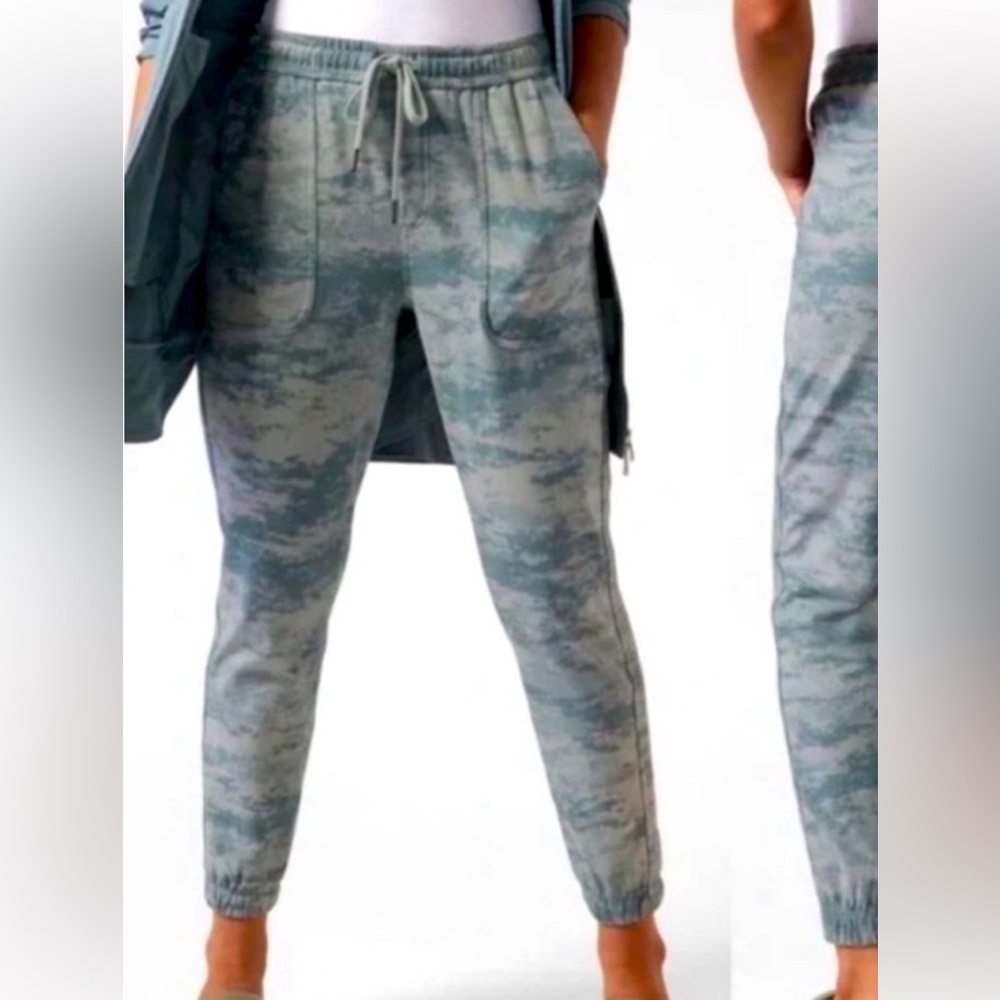 Athleta Blue/Green Camouflage Joggers